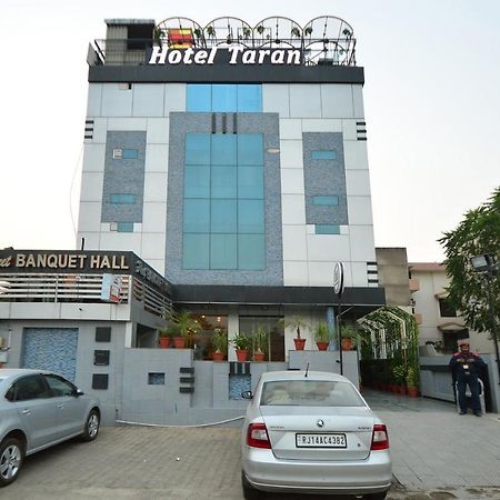 Oyo 23608 Hotel Fun Divisione di Divisione di Jaipur Esterno foto