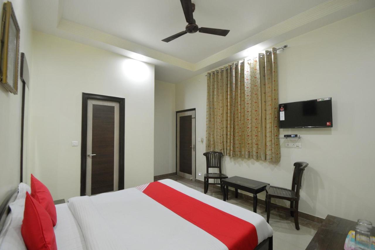 Oyo 23608 Hotel Fun Divisione di Divisione di Jaipur Esterno foto