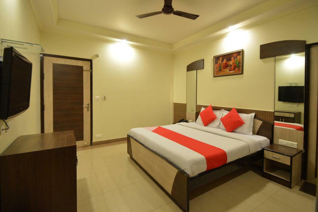 Oyo 23608 Hotel Fun Divisione di Divisione di Jaipur Esterno foto